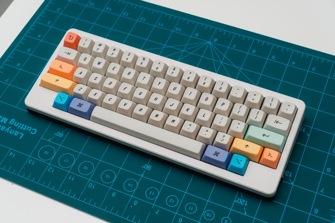 KBDFans D60 w/ Drop + biip MT3 Extended 2048